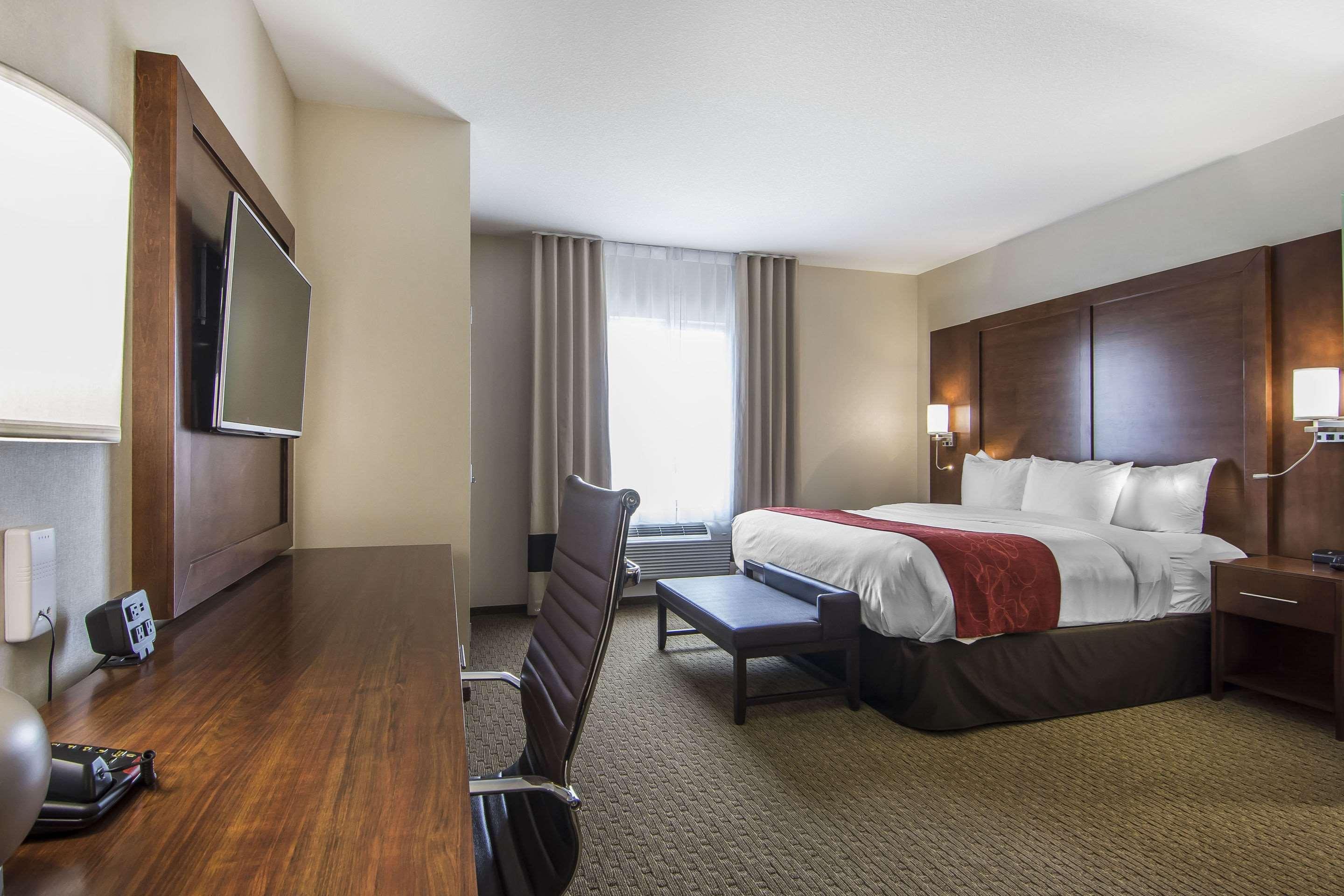 Comfort Suites Regina Exterior foto