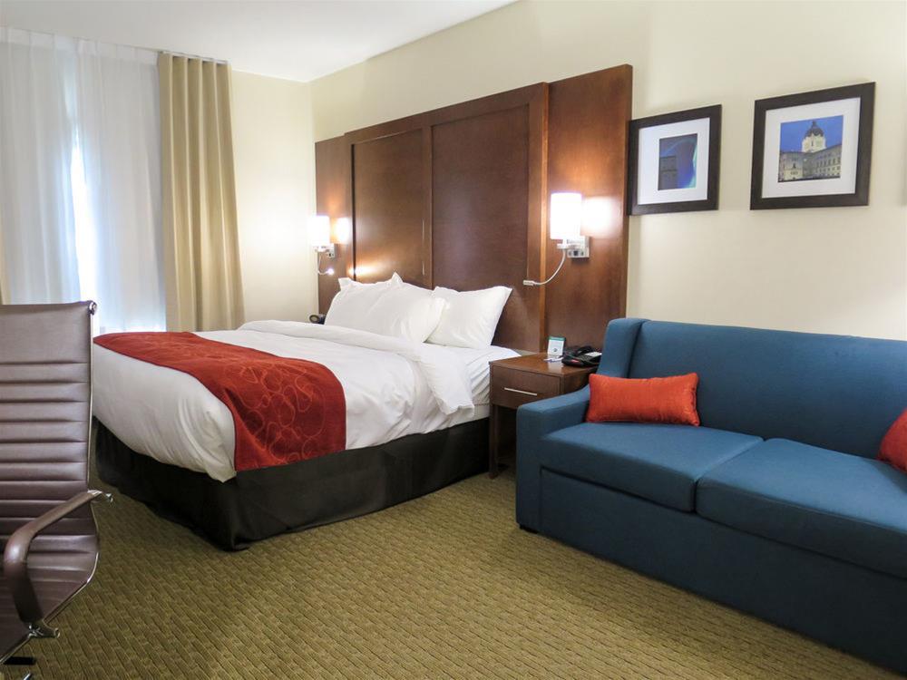 Comfort Suites Regina Exterior foto